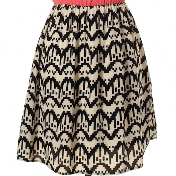 Coii Pink Sleeveless with Black and Cream Chevron Inspired Print Dress - Picture 7 of 12